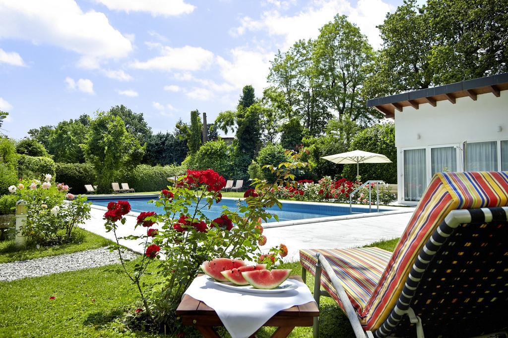 Hotel Hirschen In Freiburg-Lehen Exterior foto